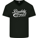 Daddy Est. 2022 Funny Father's Day Mens V-Neck Cotton T-Shirt Black