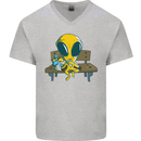 An Alien Eating Magic Mushrooms LSD Mens V-Neck Cotton T-Shirt Sports Grey