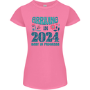Arriving 2024 New Baby Pregnancy Pregnant Womens Petite Cut T-Shirt Azalea