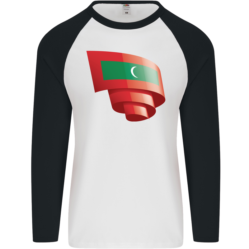 Curled Maldives Flag Maldivian Day Football Mens L/S Baseball T-Shirt White/Black