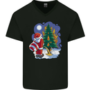 Santa Peeing on a Christmas Tree Xmas Funny Mens V-Neck Cotton T-Shirt Black
