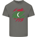 Torn Maldives Flag Maldivian Day Football Mens Cotton T-Shirt Tee Top Charcoal