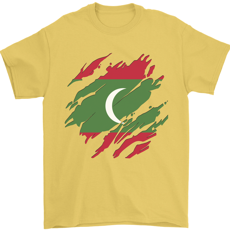 Torn Maldives Flag Maldivian Day Football Mens T-Shirt 100% Cotton Yellow