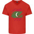 Torn Maldives Flag Maldivian Day Football Mens V-Neck Cotton T-Shirt Red