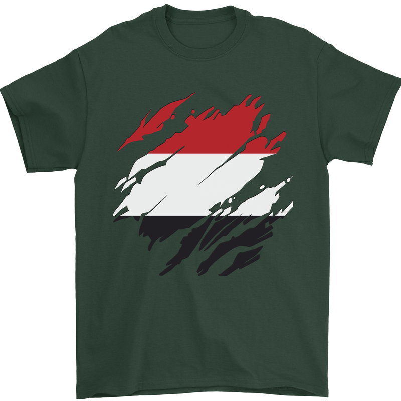 Torn Yemen Flag Yemeni Day Football Mens T-Shirt 100% Cotton Forest Green