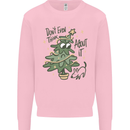 A Dog Weeing on a Christmas Tree Xmas Funny Kids Sweatshirt Jumper Light Pink