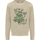 A Dog Weeing on a Christmas Tree Xmas Funny Mens Sweatshirt Jumper Sand