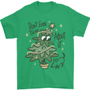 A Dog Weeing on a Christmas Tree Xmas Funny Mens T-Shirt Cotton Gildan Irish Green