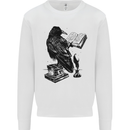 A Raven Reading a Book Literature Mens Sweatshirt Jumper White