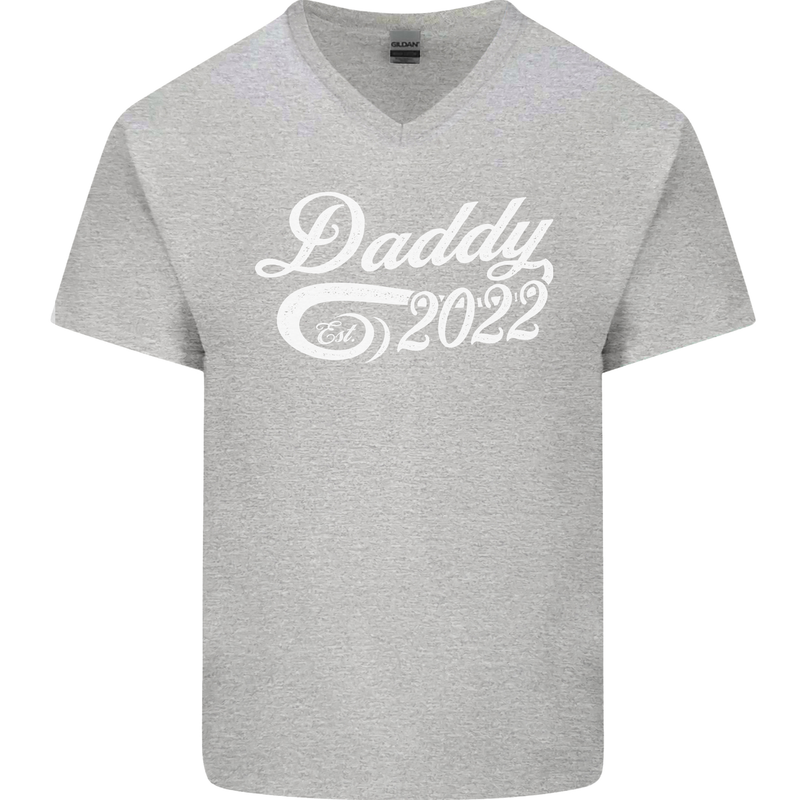 Daddy Est. 2022 Funny Father's Day Mens V-Neck Cotton T-Shirt Sports Grey
