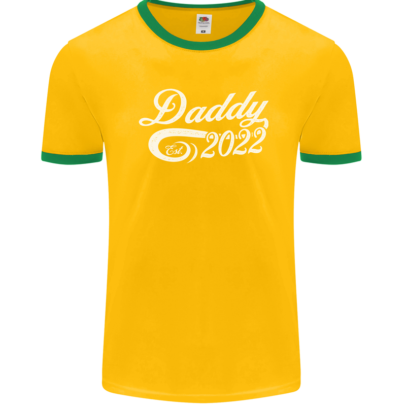 Daddy Est. 2022 Funny Father's Day Mens Ringer T-Shirt FotL Gold/Green