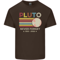 Pluto Never Forget Space Astronomy Planet Mens Cotton T-Shirt Tee Top Dark Chocolate
